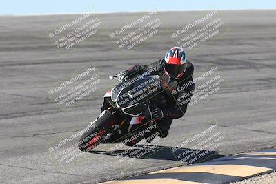 media/Oct-13-2025-Moto Forza (Mon) [[a66d839500]]/3-B Group/Session 2 (Bowl)/